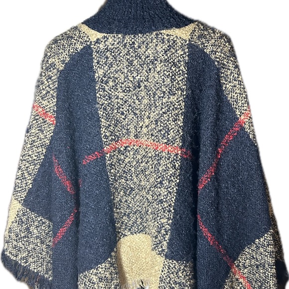 Women’s Poncho, 100% Acrylic (good condition) - Picture 8 of 10